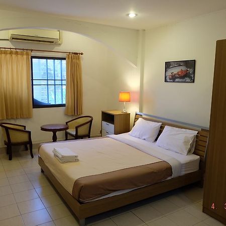 Piccolo Restaurant And Guest House Pattaya Zewnętrze zdjęcie